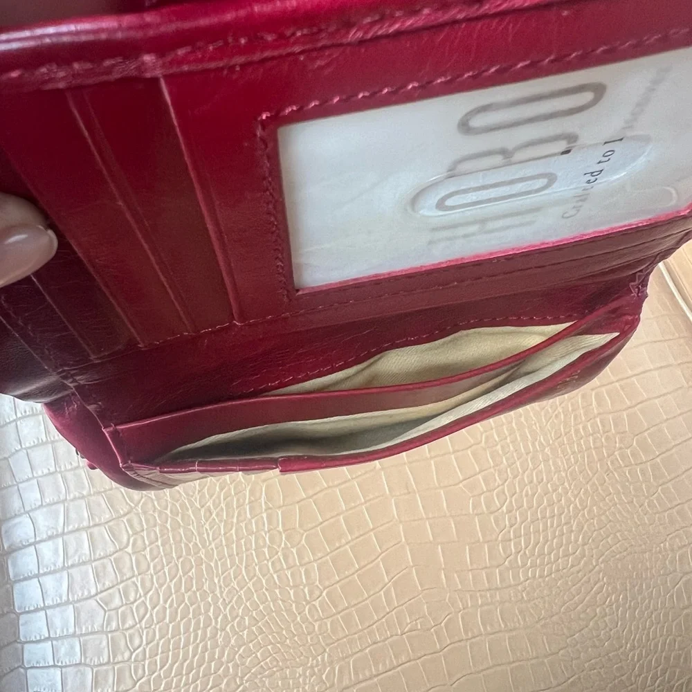 HOBO Alice Cardinal Red With Gold Hardware Wallet Genuine Leather One Size - Picture 5 of 6